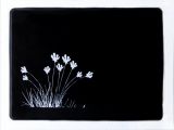 Автомобильный липкий Nano коврик 107х145мм, черный, рисунок монохром "Полевые цветы"