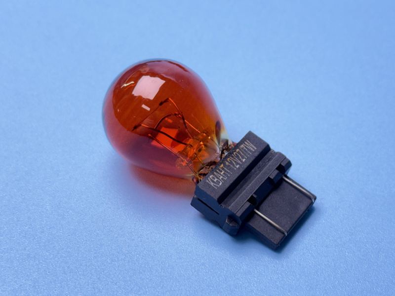 Py27w Лампа накаливания Квант PY27W/7 W2,5x16q 12V 27/7W Amber (3157NA)